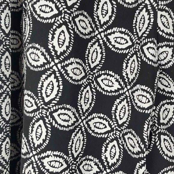 Roman's Black and White Button-up Blouse. Size 28 - Picture 7 of 11